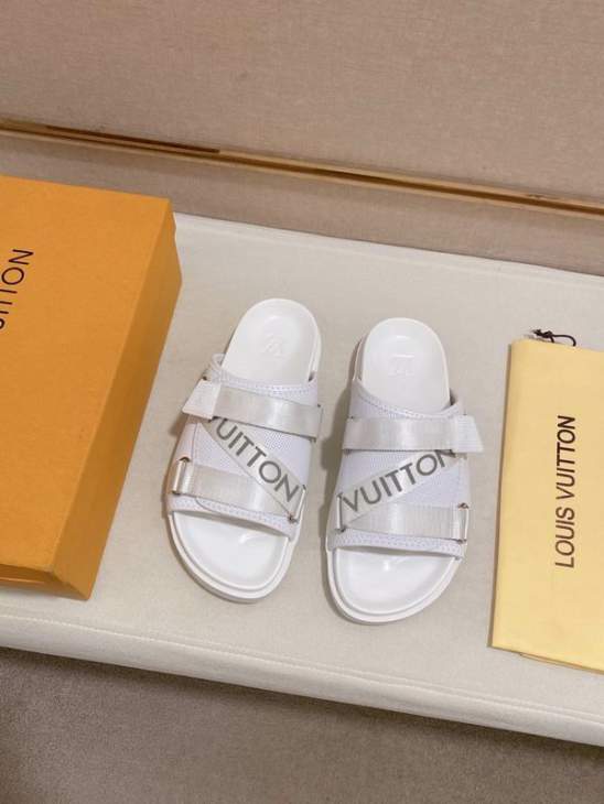 Picture of Louis Vuitton Slippers _SKULVsz38-45hnh03331018
